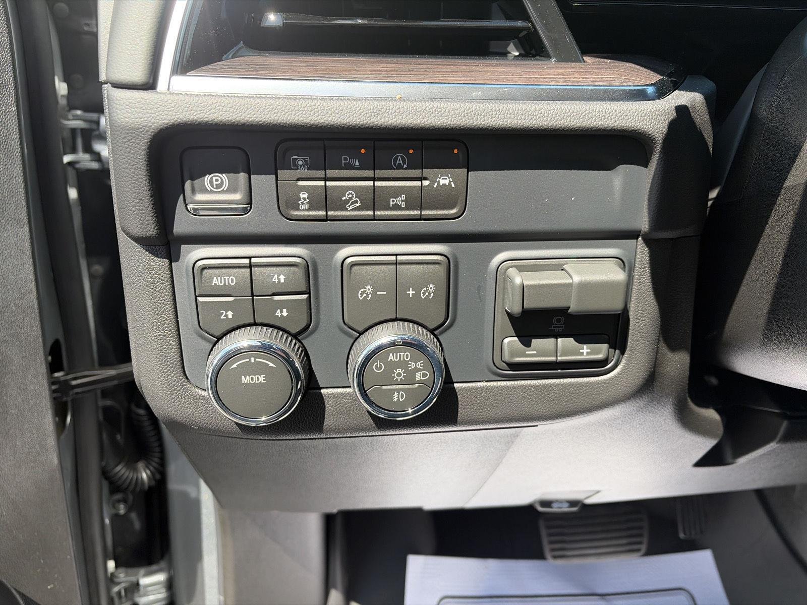 2026 Chevrolet Suburban LT - Photo 23
