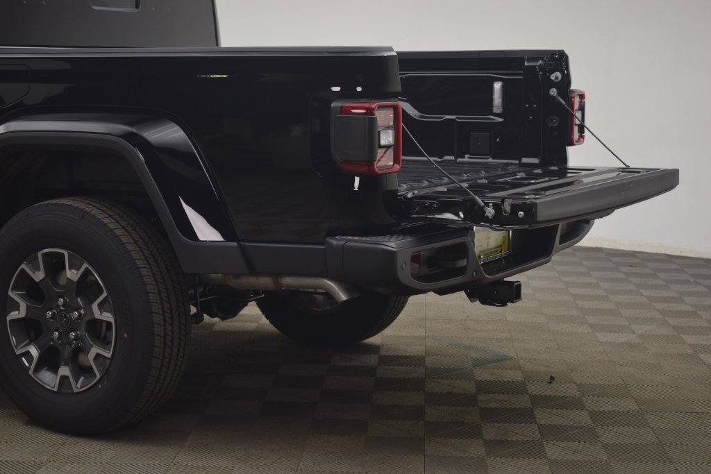 New 2026 Black Clear-Coat Exterior Paint Jeep Sahara image 16