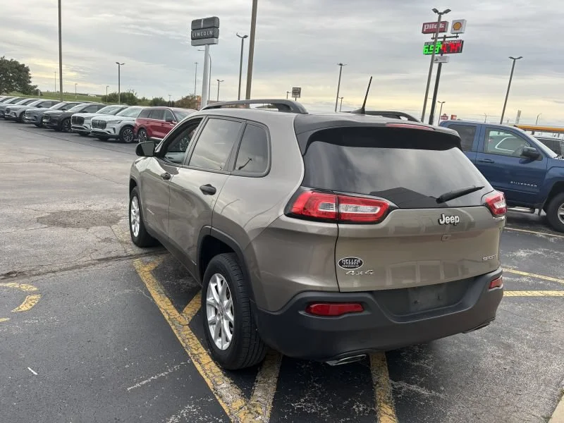 Used 2017 Light Brownstone Pearlcoat Jeep Sport image 3
