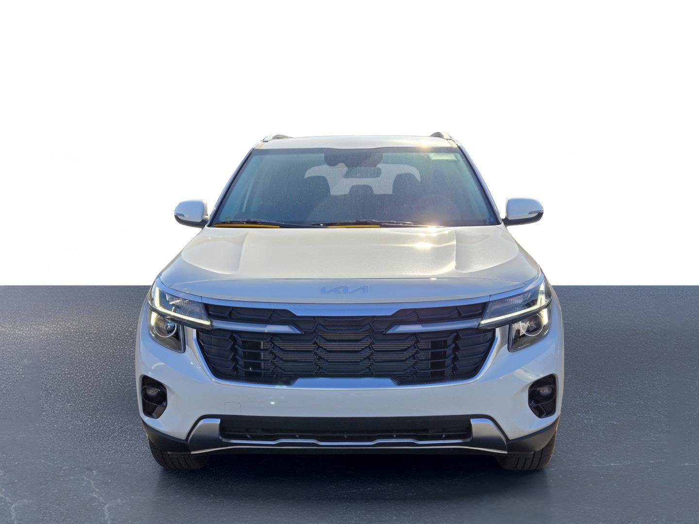 New 2026 Snow White Pearl Kia EX image 3