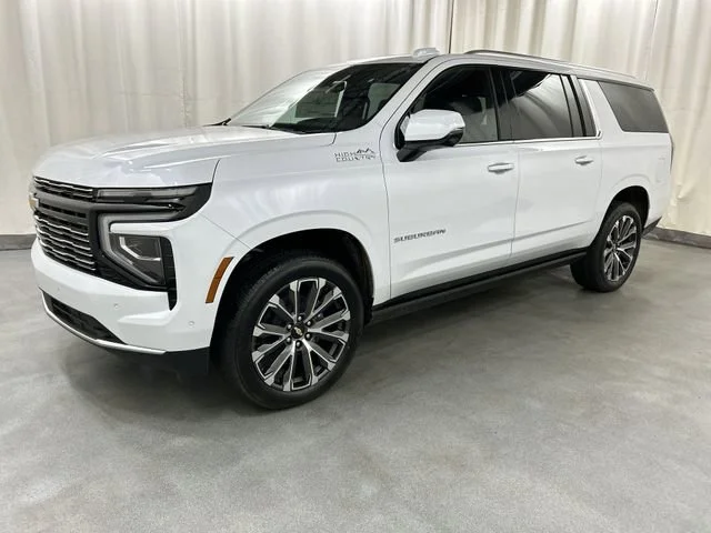 New 2026 Polar White Tricoat Chevrolet High Country image 2