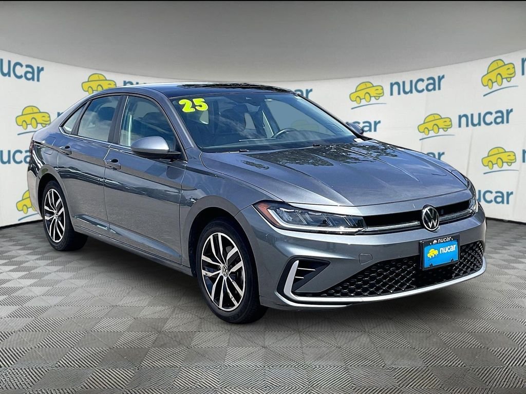 Used 2025 Platinum Gray Metallic Volkswagen 1.5T SE image 1