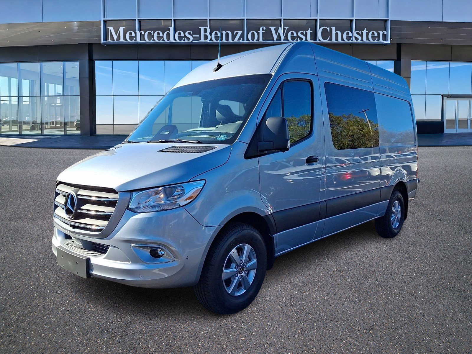 New 2026 high-tech silver metallic Mercedes-Benz Crew 144 WB image 24