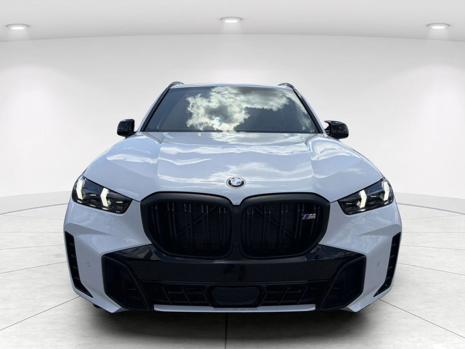 New 2026 Mineral White Metallic BMW M60i image 2