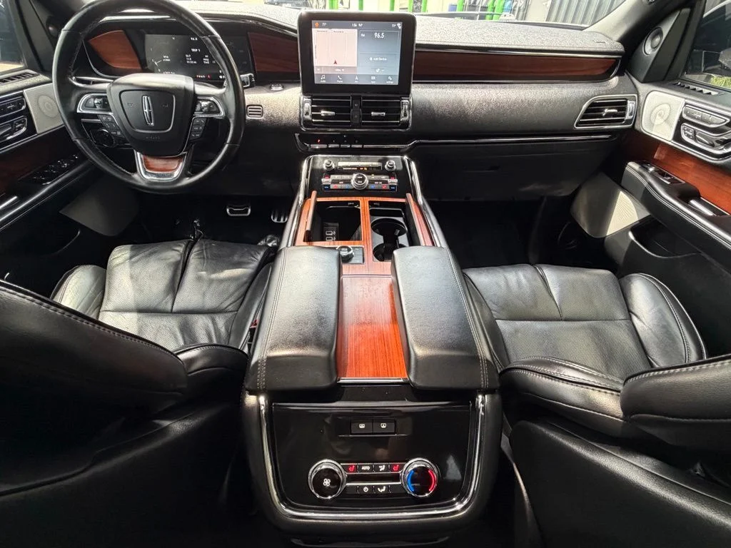 Used 2019 Black Lincoln Reserve image 12