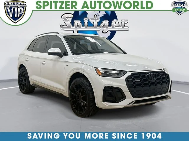 2022 Audi Q5 55 e Premium Plus's photo