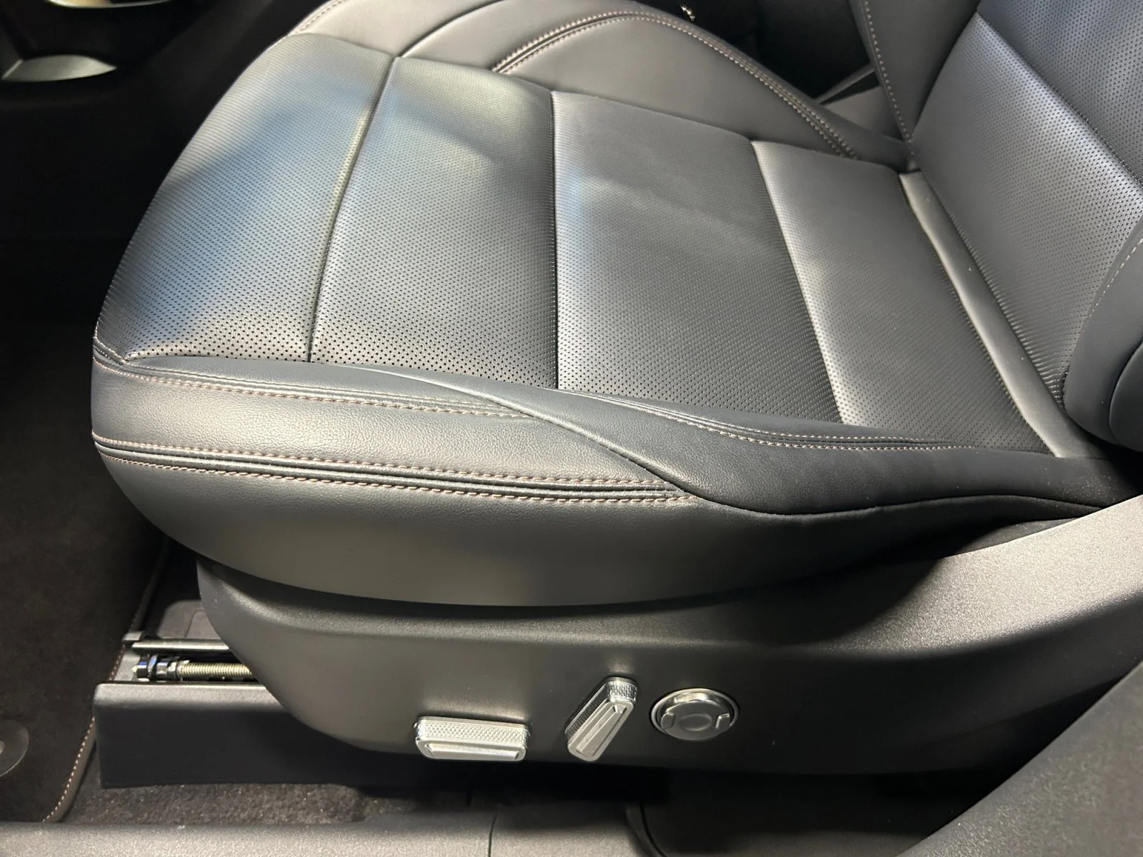 Used 2025 BLACK Lincoln PREMIERE AWD image 15