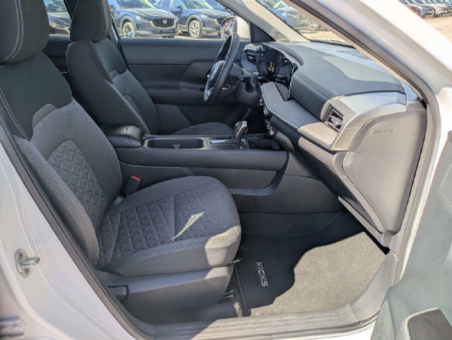 Used 2025 White Nissan SV image 28
