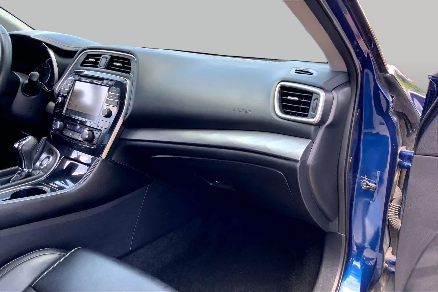 Used 2018 Deep Blue Pearl Nissan SV image 18