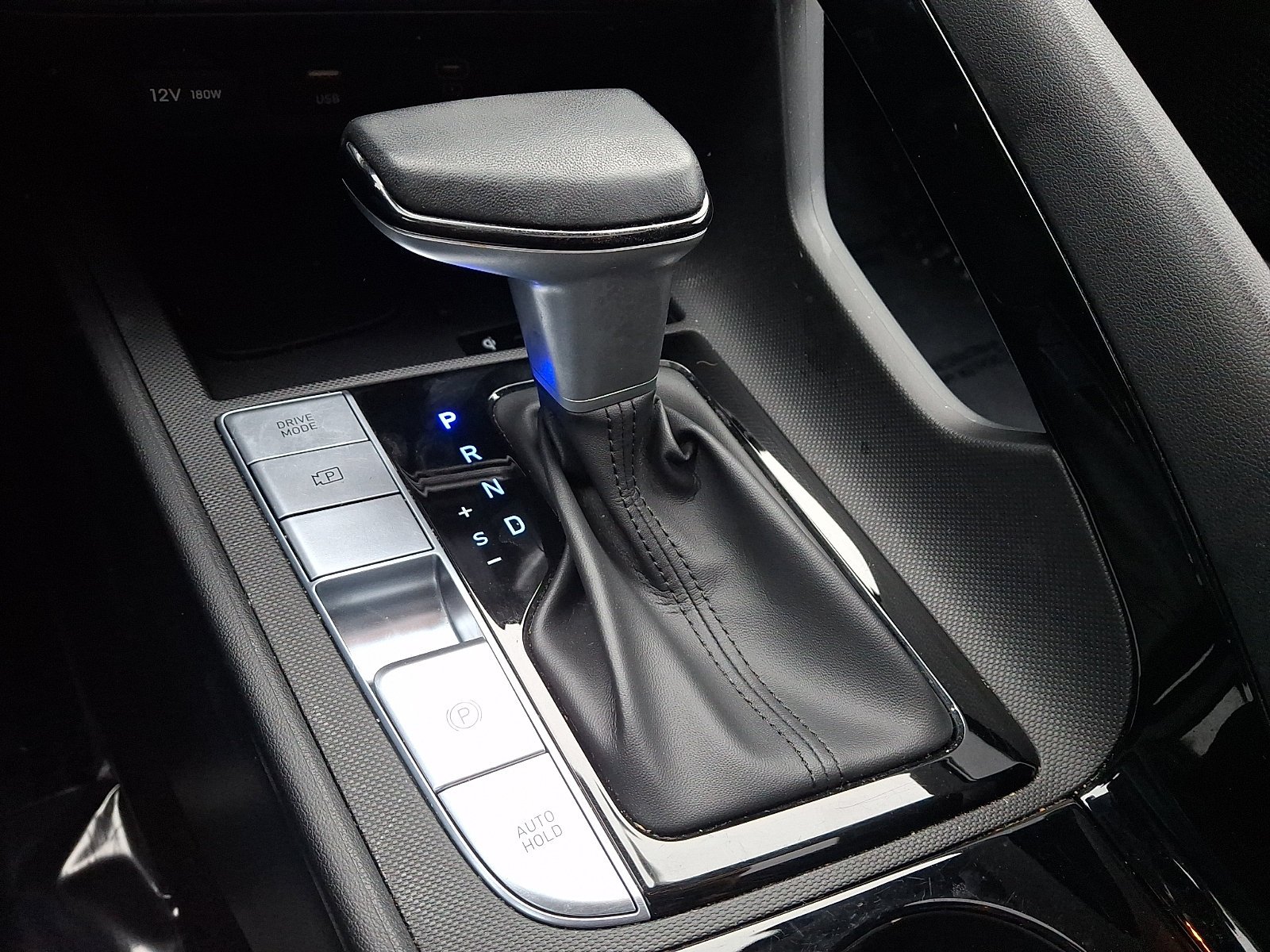 2024 Hyundai Elantra SEL - Photo 16