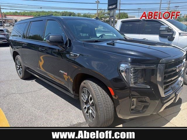 2023 GMC Yukon 4WD AT4's photo