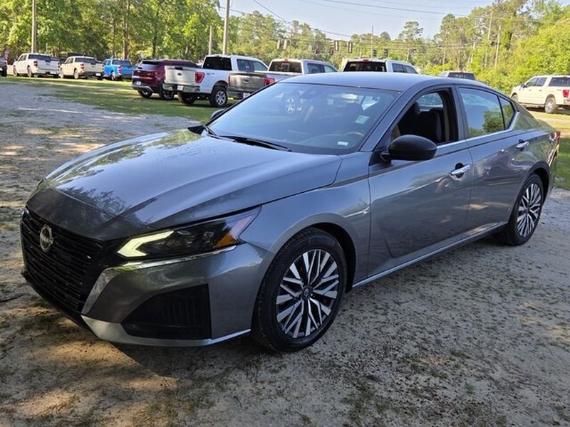 Used 2024 Gun Metallic Nissan 2.5 SV image 4