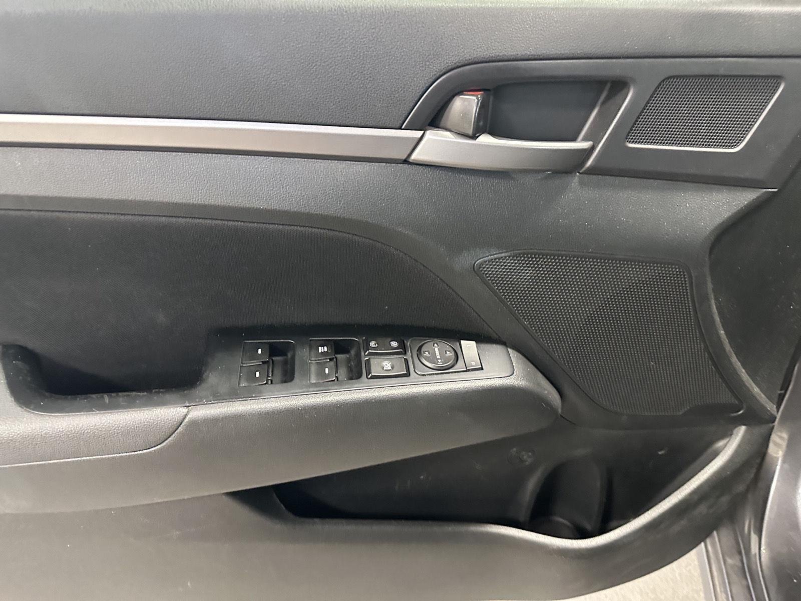 Used 2018 Machine Gray Hyundai SEL image 24