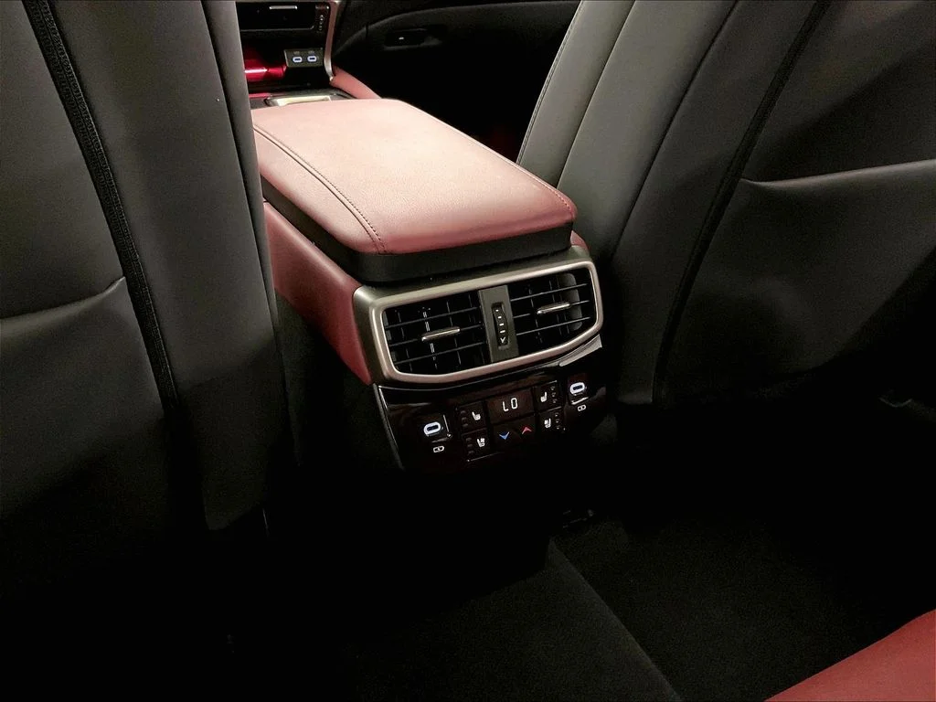Used 2025 Gray Lexus 500h F SPORT Performance image 37