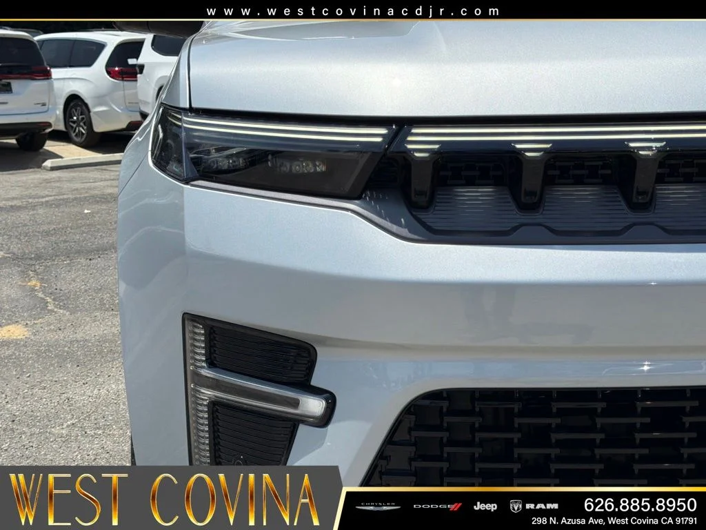 New 2026 Silver-Zynith Exterior Paint Jeep Limited Reserve image 13