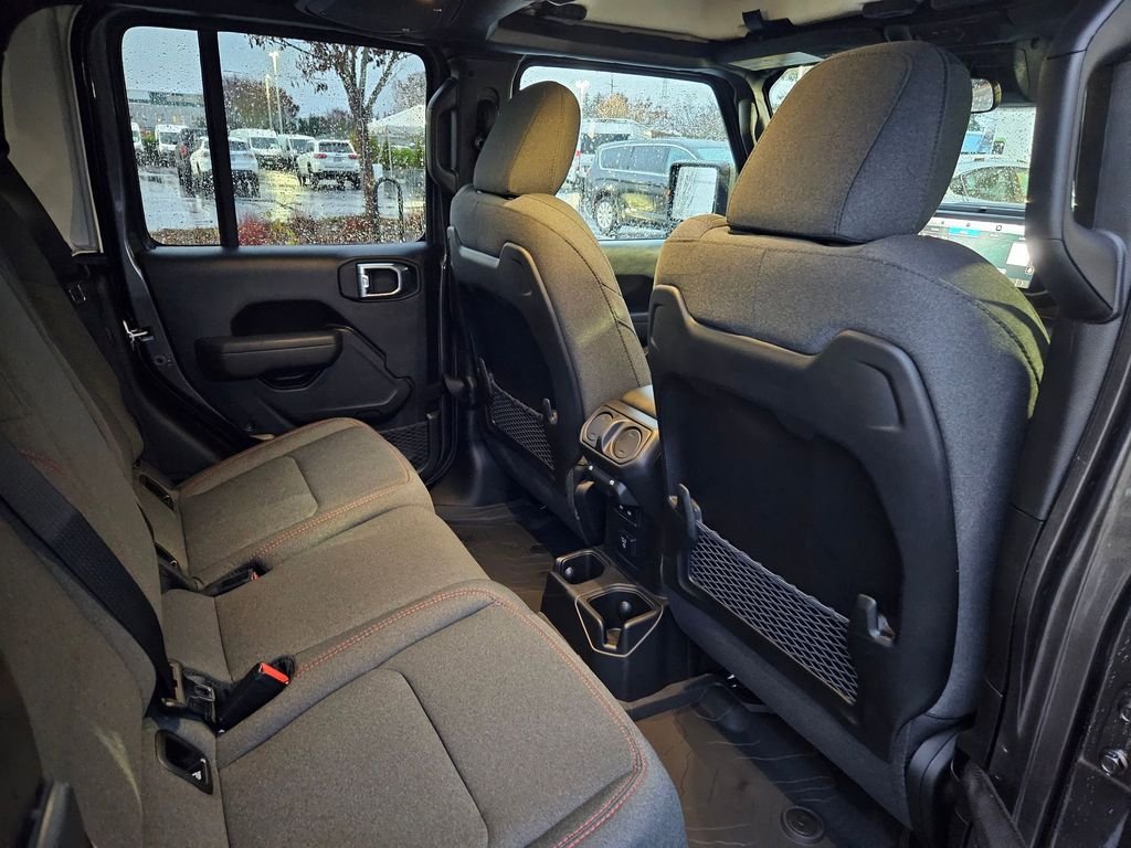 New 2026 Granite Crystal Metallic Clearcoat Jeep Rubicon image 37