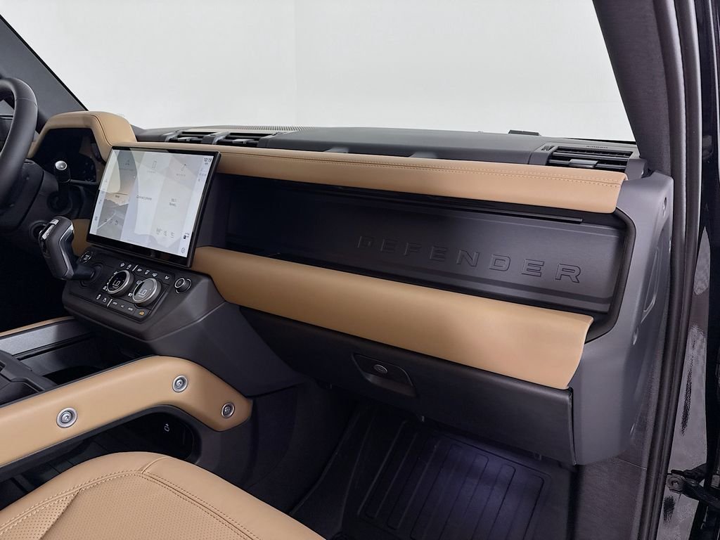 New 2026 Santorini Black Land Rover X-Dynamic SE image 25