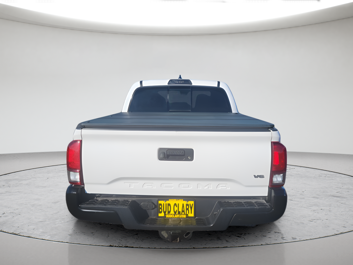 Used 2018 White Toyota TRD Off-Road image 4