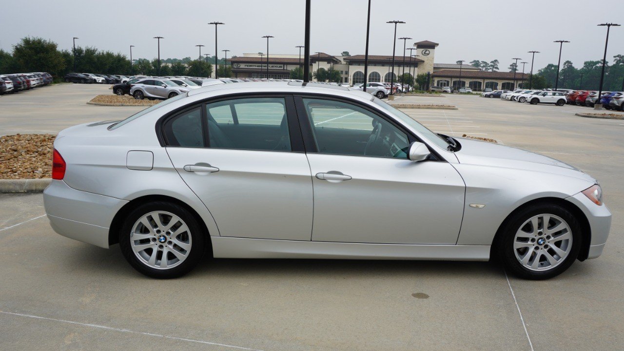 Used 2006 Silver BMW 325i image 4