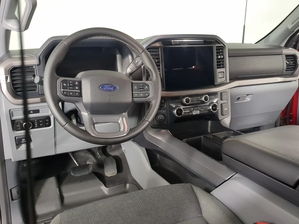 Used 2025 Red Ford XLT image 13