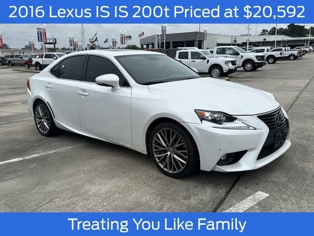 2016 Lexus IS 350 200t's photo