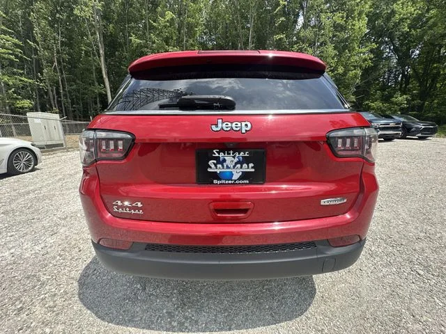 Used 2019 Red Jeep Latitude image 32