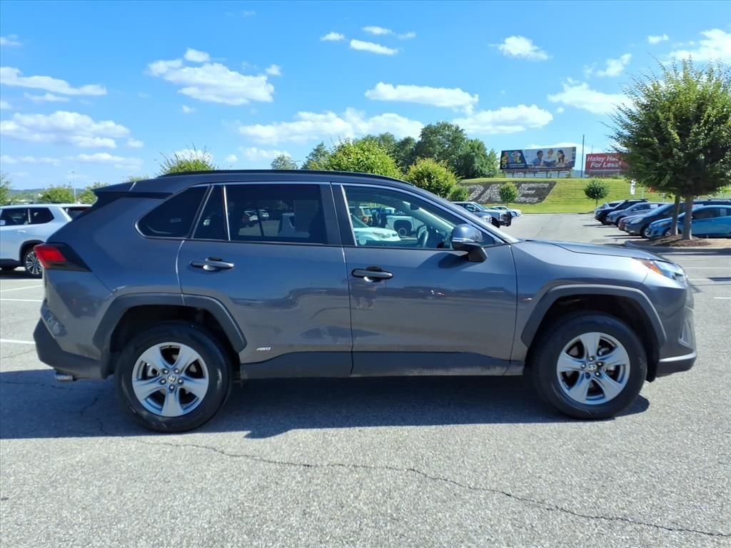 Used 2025 Gray Toyota XLE image 3