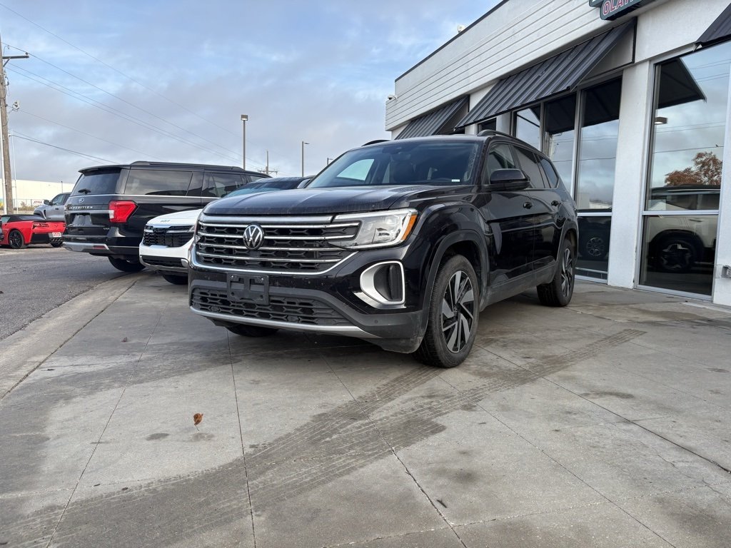 2025 Volkswagen Atlas SE Technology photo 2