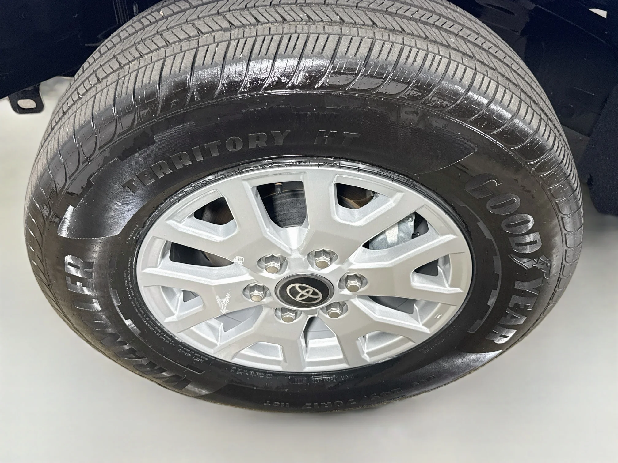 Used 2025 Blue Crush Metallic Toyota SR5 image 29