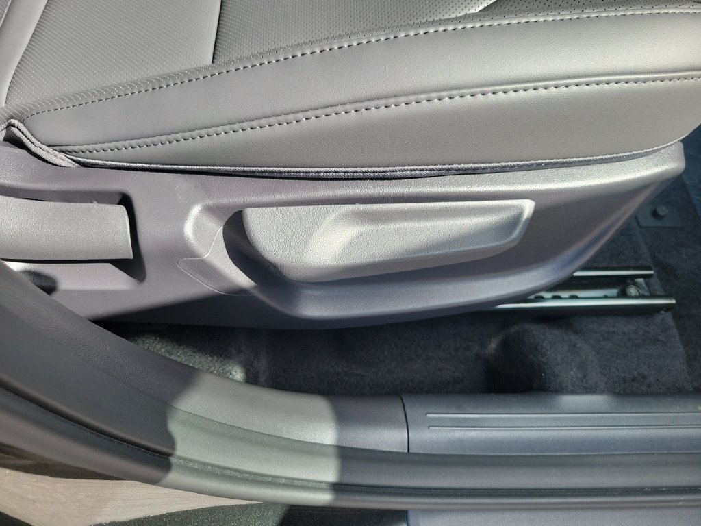 New 2027 Interstellar Gray Kia EX image 9