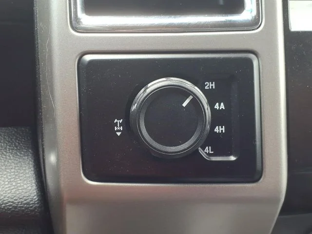Used 2015 White Ford Lariat image 33