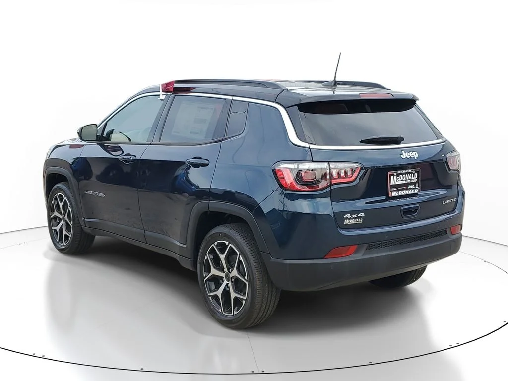 New 2026 Fathom Blue Pearl-Coat Exterior Paint Jeep Limited image 4