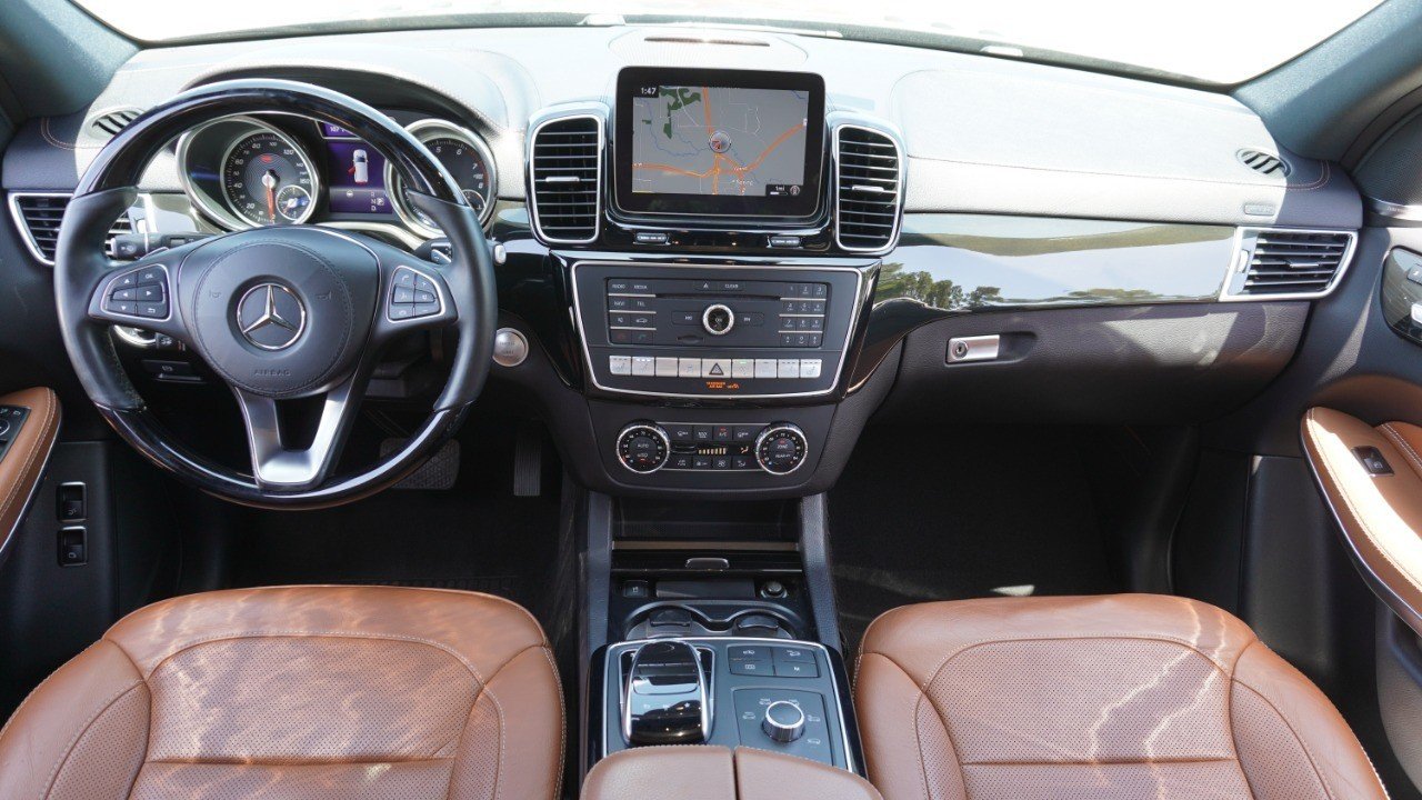 Used 2019 Black Mercedes-Benz GLS 550 image 27