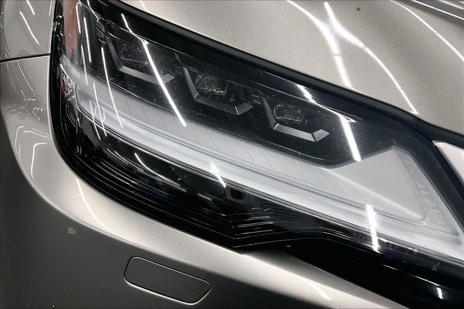 Used 2022 Atomic Silver Lexus Luxury image 26