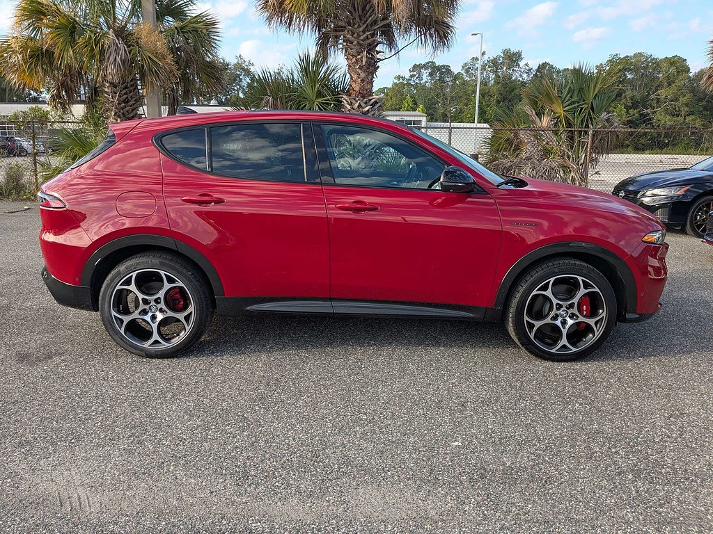 Used 2024 Alfa Rosso Alfa Romeo Veloce image 3