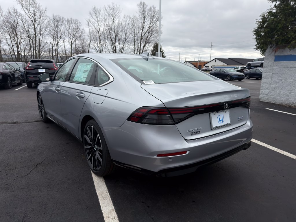 New 2026 Solar Silver Metallic Honda Touring image 3