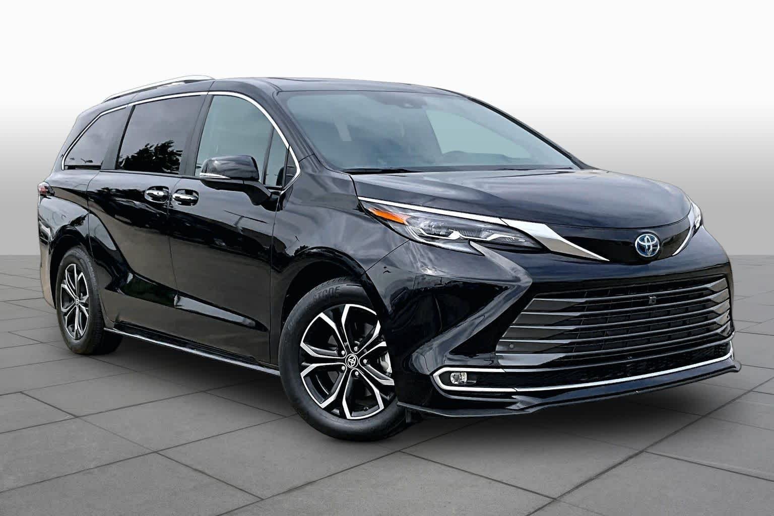 Used 2025 Midnight Black Metallic Toyota Platinum image 3