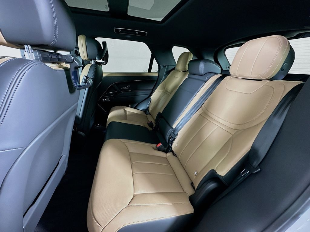 New 2026 Fuji White Land Rover Dynamic SE image 24