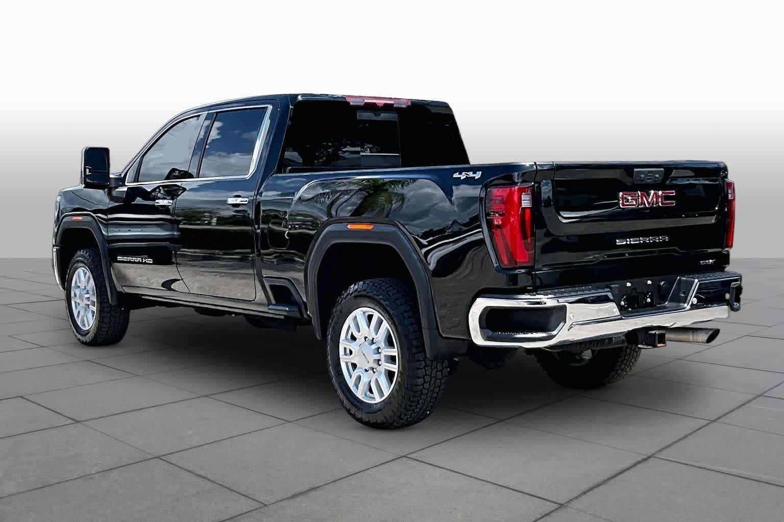 Used 2024 Onyx Black GMC SLT image 12