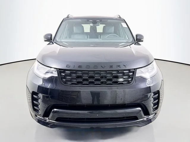 New 2026 Black Land Rover Dynamic SE image 2