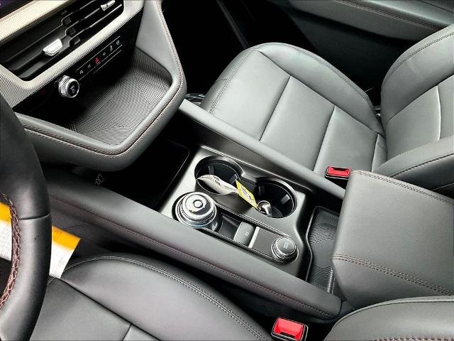 New 2026 Star White Metallic Tri-Coat Ford Active image 22