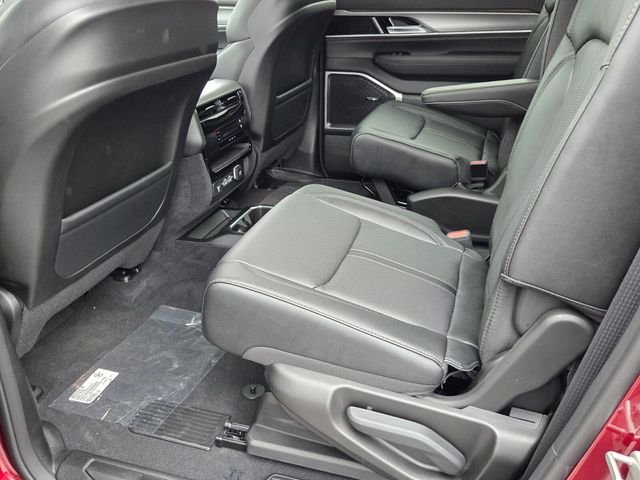 New 2026 Velvet Red Pearl-Coat Exterior Paint Jeep  image 13