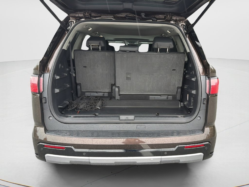 Used 2024  Toyota Limited image 10