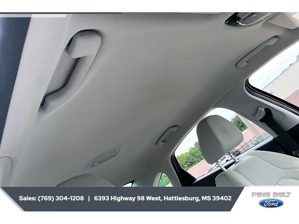 Used 2025 Ultimate red Hyundai SEL image 17