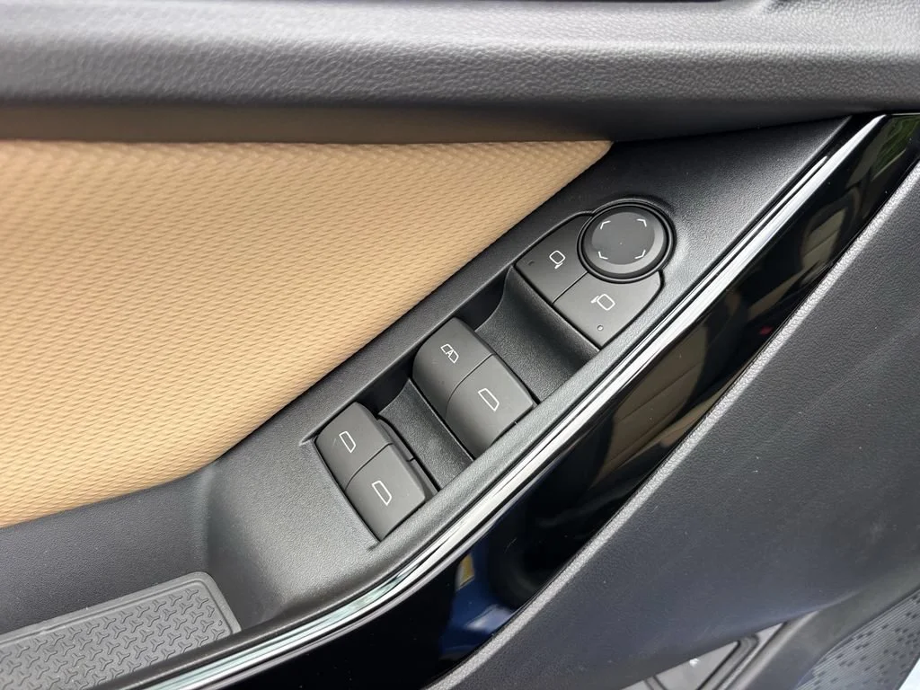 2027 Chevrolet Equinox ACTIV - Photo 12