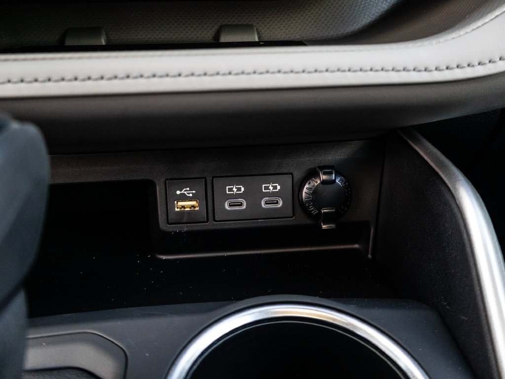 New 2026 Wind Chill Pearl <sup>1</sup> Toyota  XLE image 25