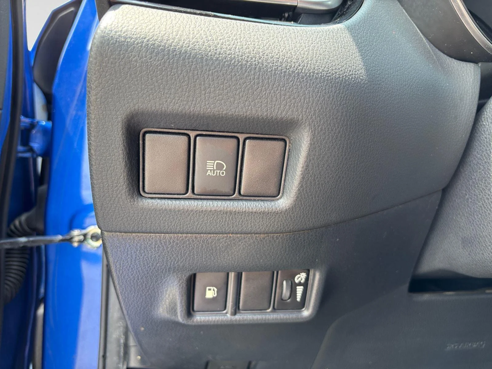 Used 2020 Blue Eclipse Metallic Toyota LE image 29