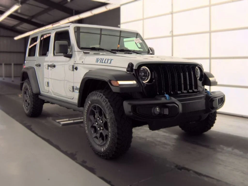 Used 2023 Silver Jeep Willys 4xe image 3