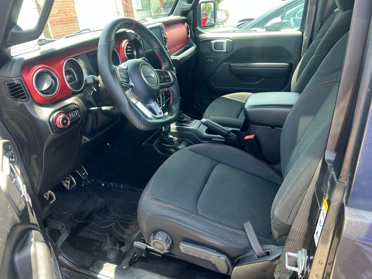 Used 2019 Gray Jeep Rubicon image 12