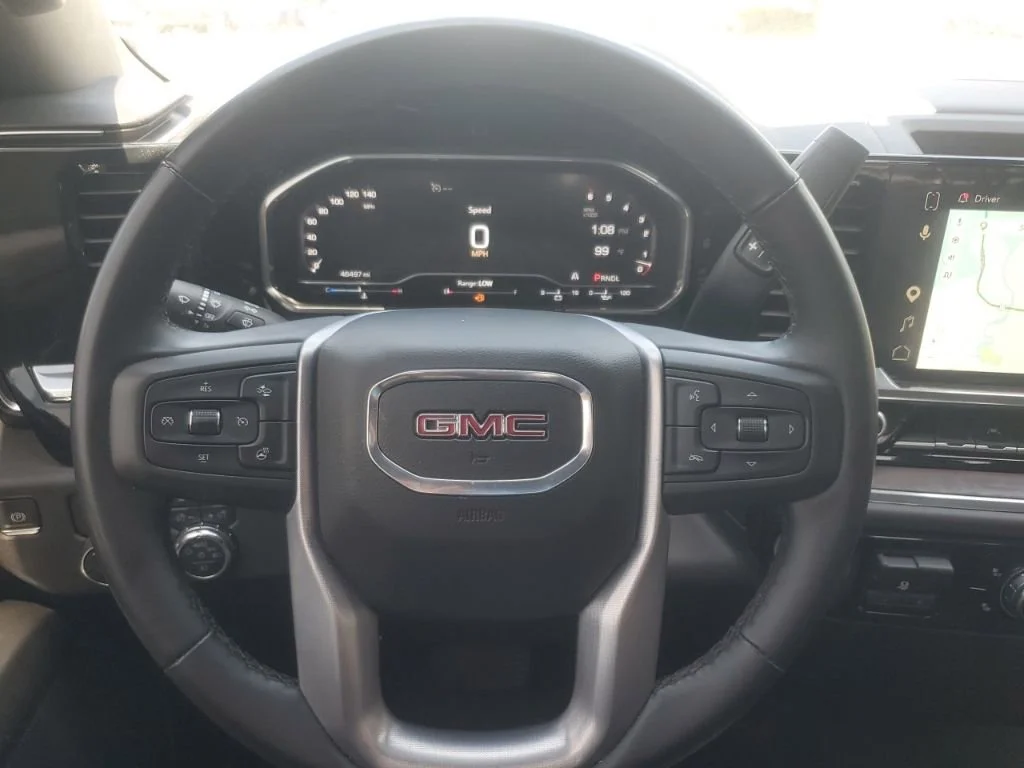 Used 2025 Summit White GMC SLT image 23